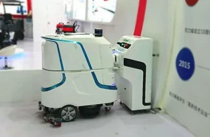 智能清潔AI機(jī)器人 重塑未來家居生活新范式